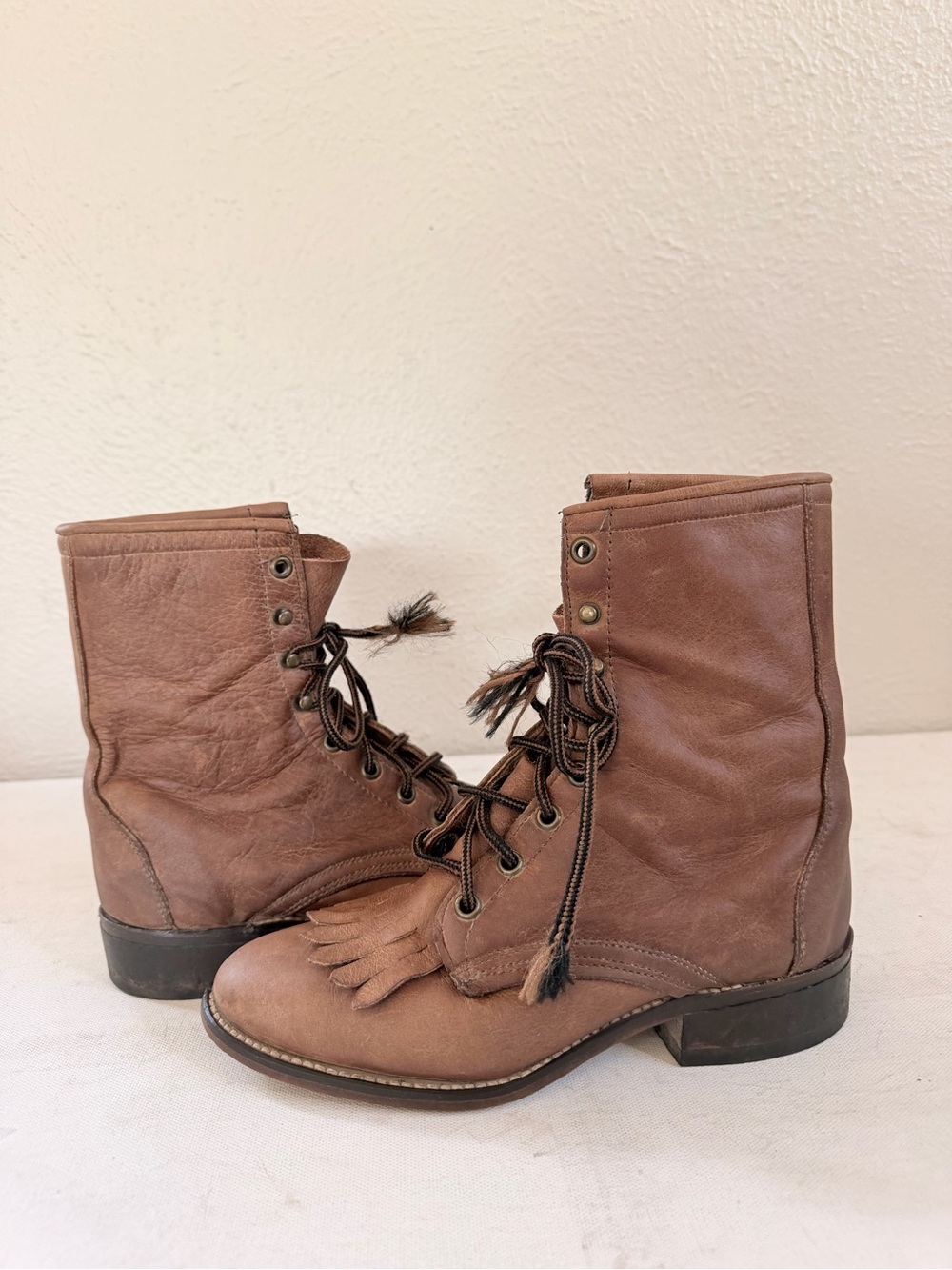 Vintage Laredo brown lace up leather boots